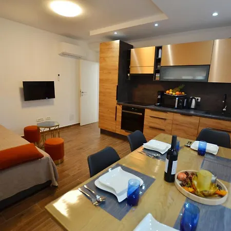 Apartmán Warm And Welcoming With Balcony Rovinj