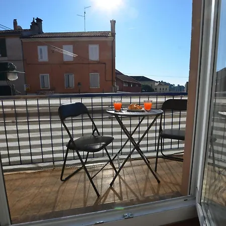 Warm And Welcoming With Balcony Rovinj