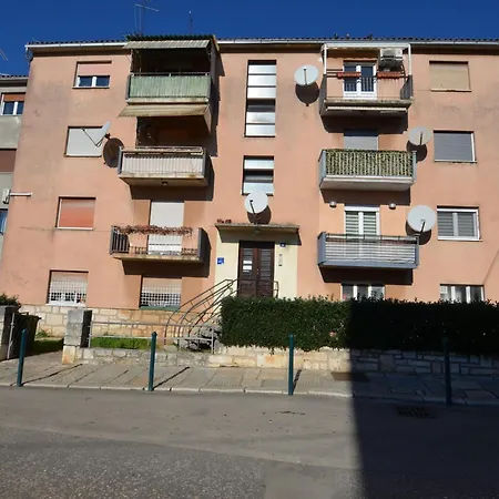 Warm And Welcoming With Balcony * Rovinj