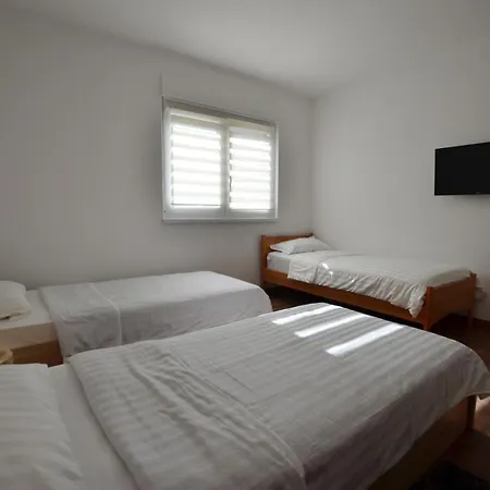 Warm And Welcoming With Balcony Apartmán